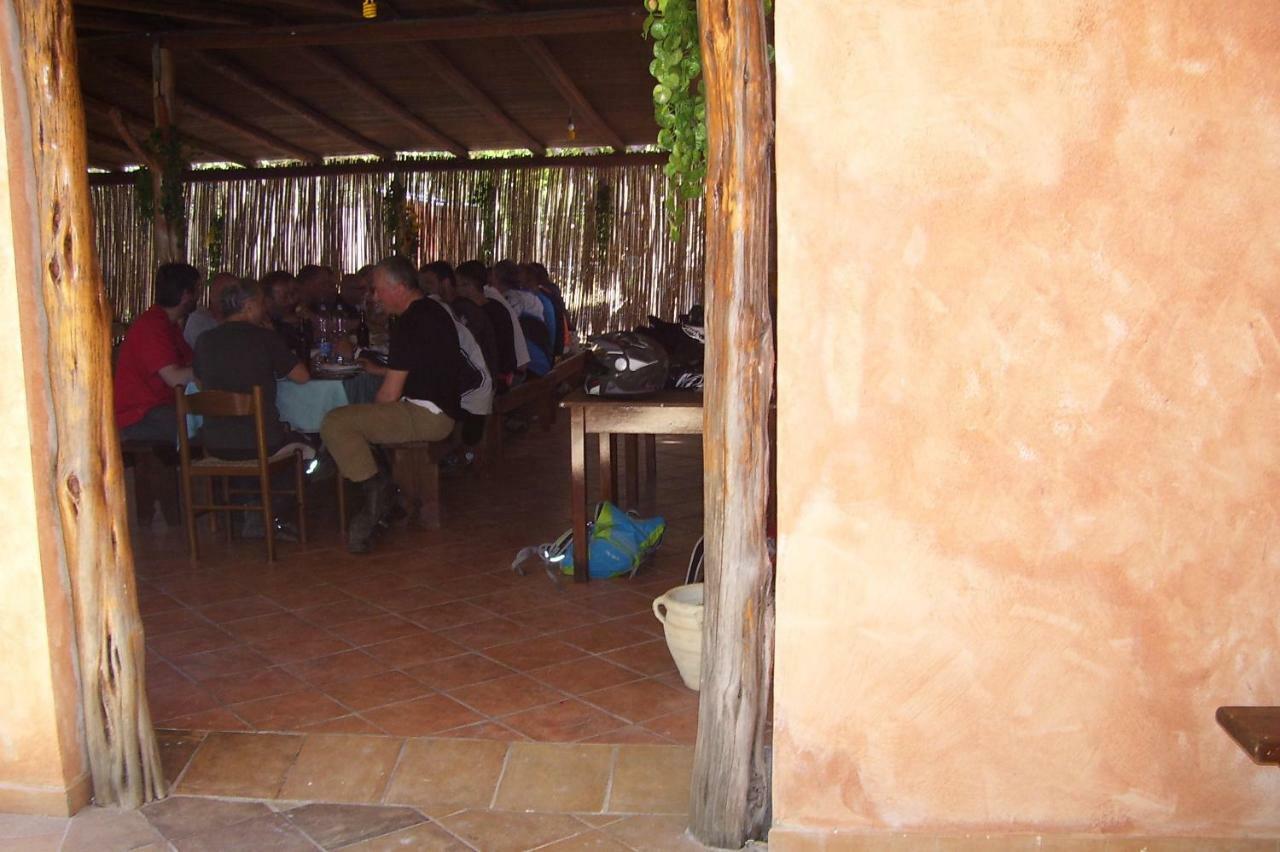 Fumu Ludurru Farm Stay Padru Buitenkant foto