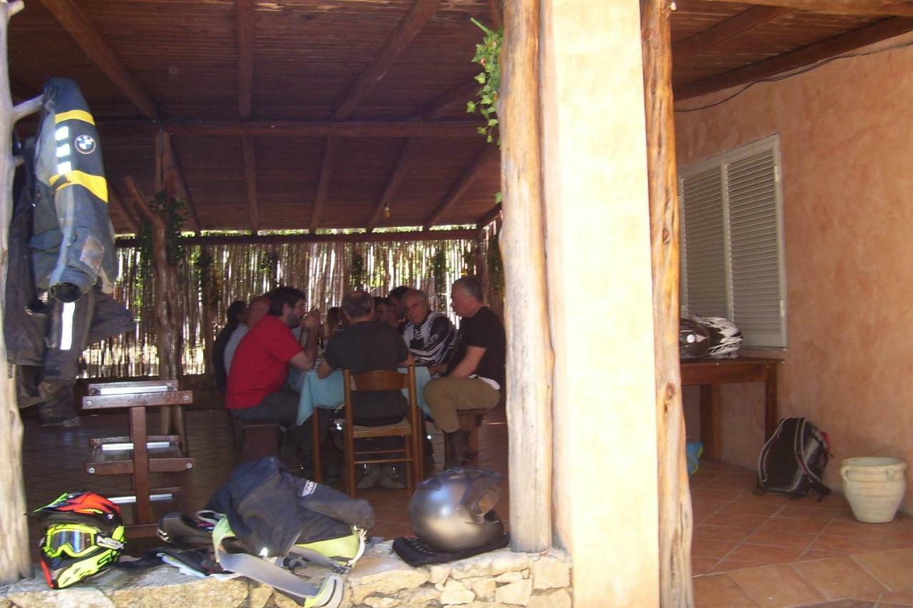 Fumu Ludurru Farm Stay Padru Buitenkant foto